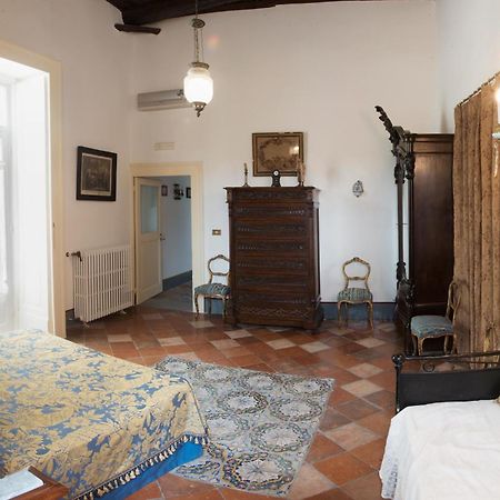 Appartement Il Teatro Di Nerone à Naples Extérieur photo
