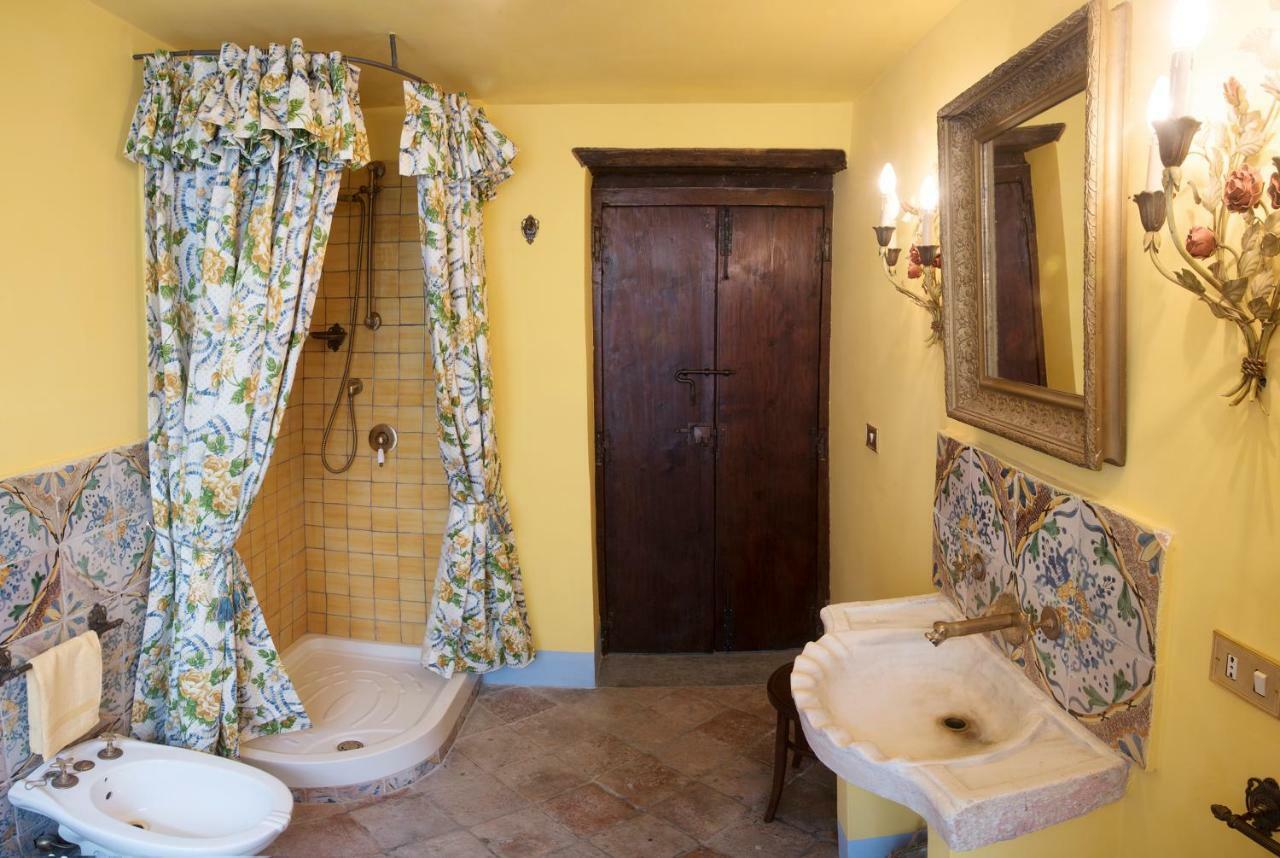 Appartement Il Teatro Di Nerone à Naples Extérieur photo