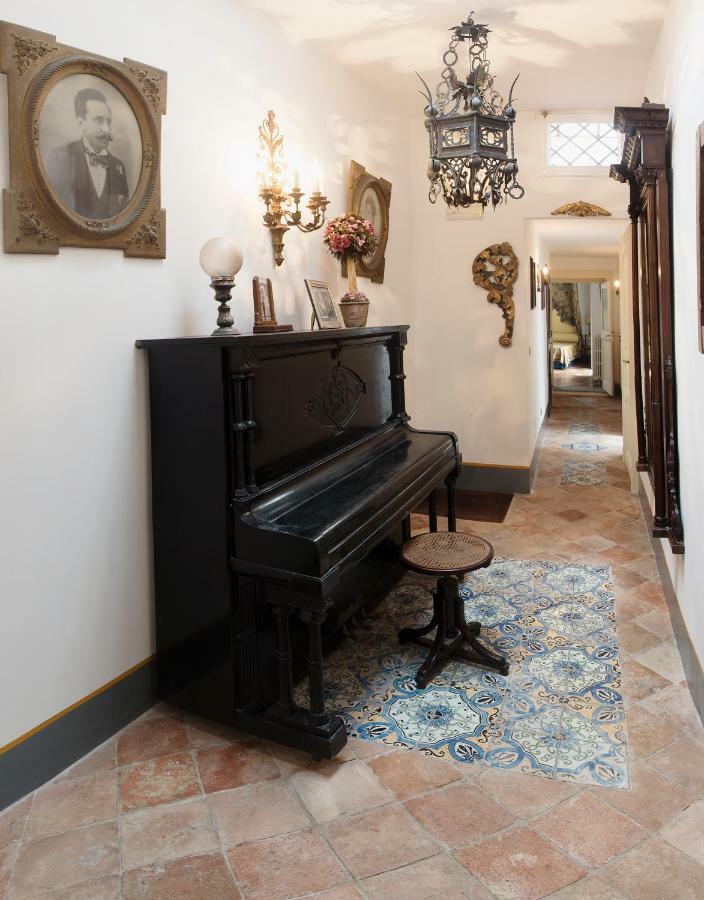 Appartement Il Teatro Di Nerone à Naples Extérieur photo