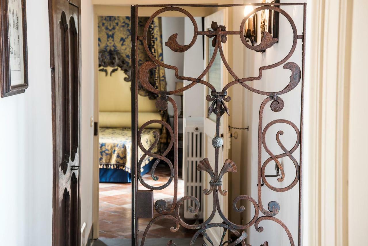 Appartement Il Teatro Di Nerone à Naples Extérieur photo