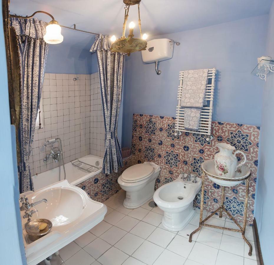 Appartement Il Teatro Di Nerone à Naples Extérieur photo