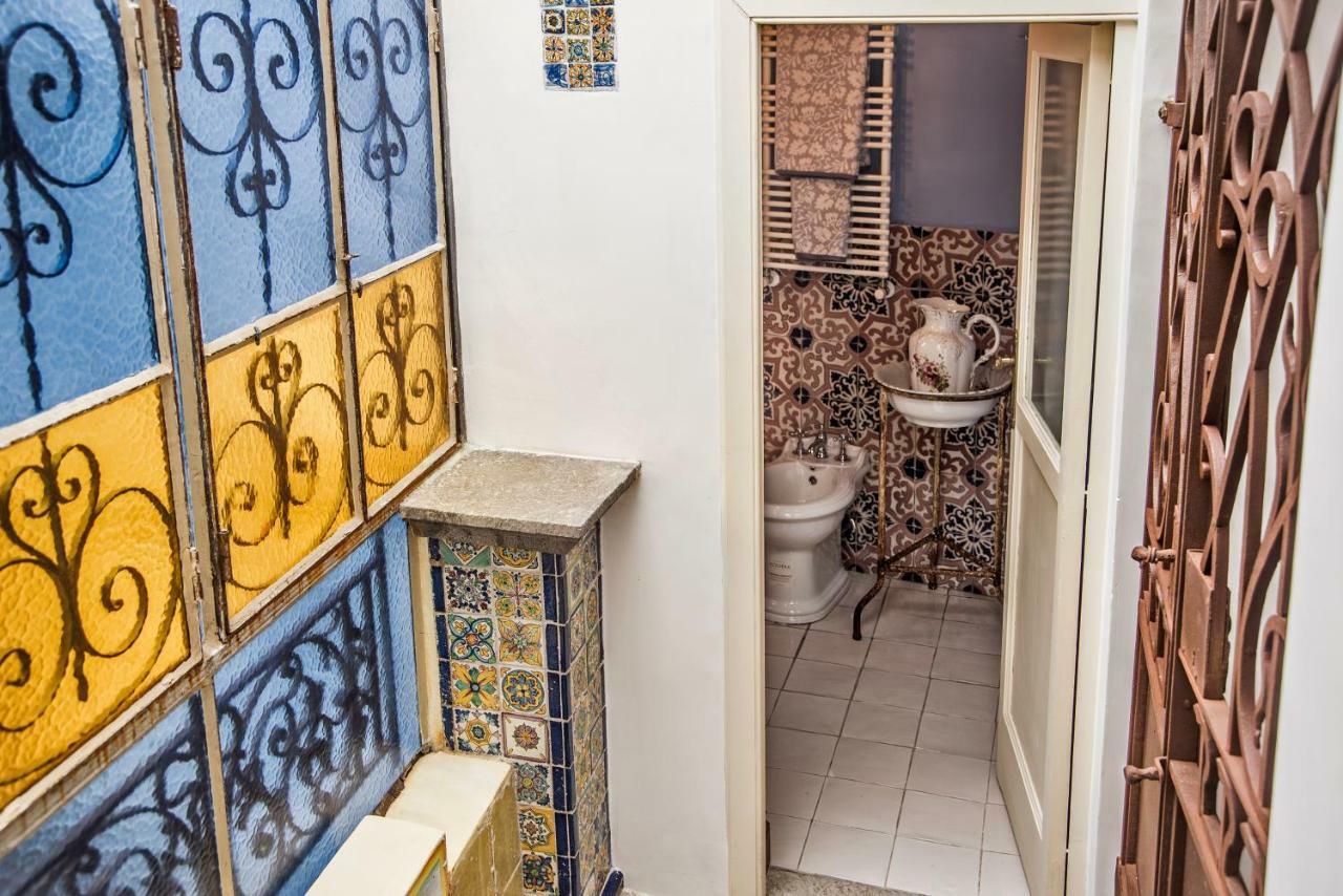 Appartement Il Teatro Di Nerone à Naples Extérieur photo