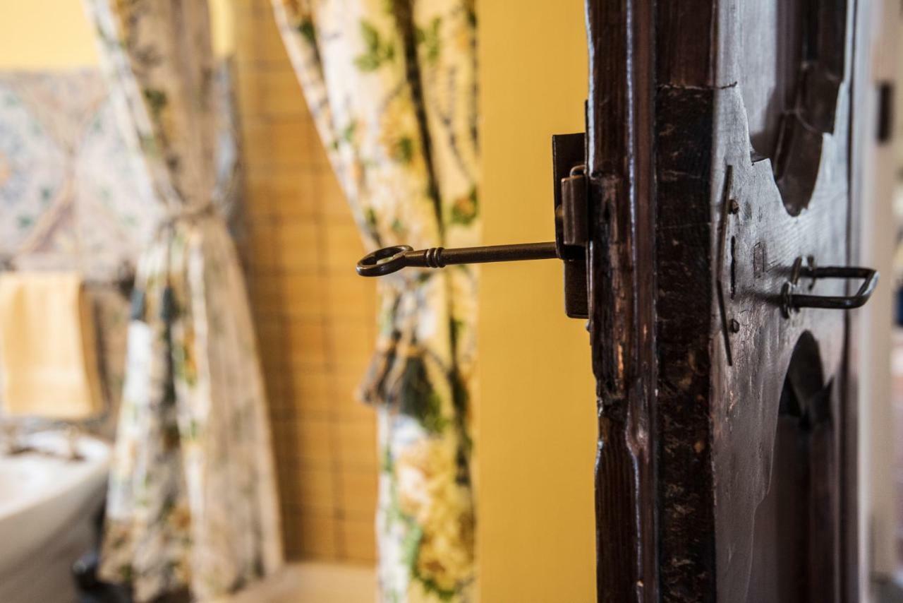 Appartement Il Teatro Di Nerone à Naples Extérieur photo