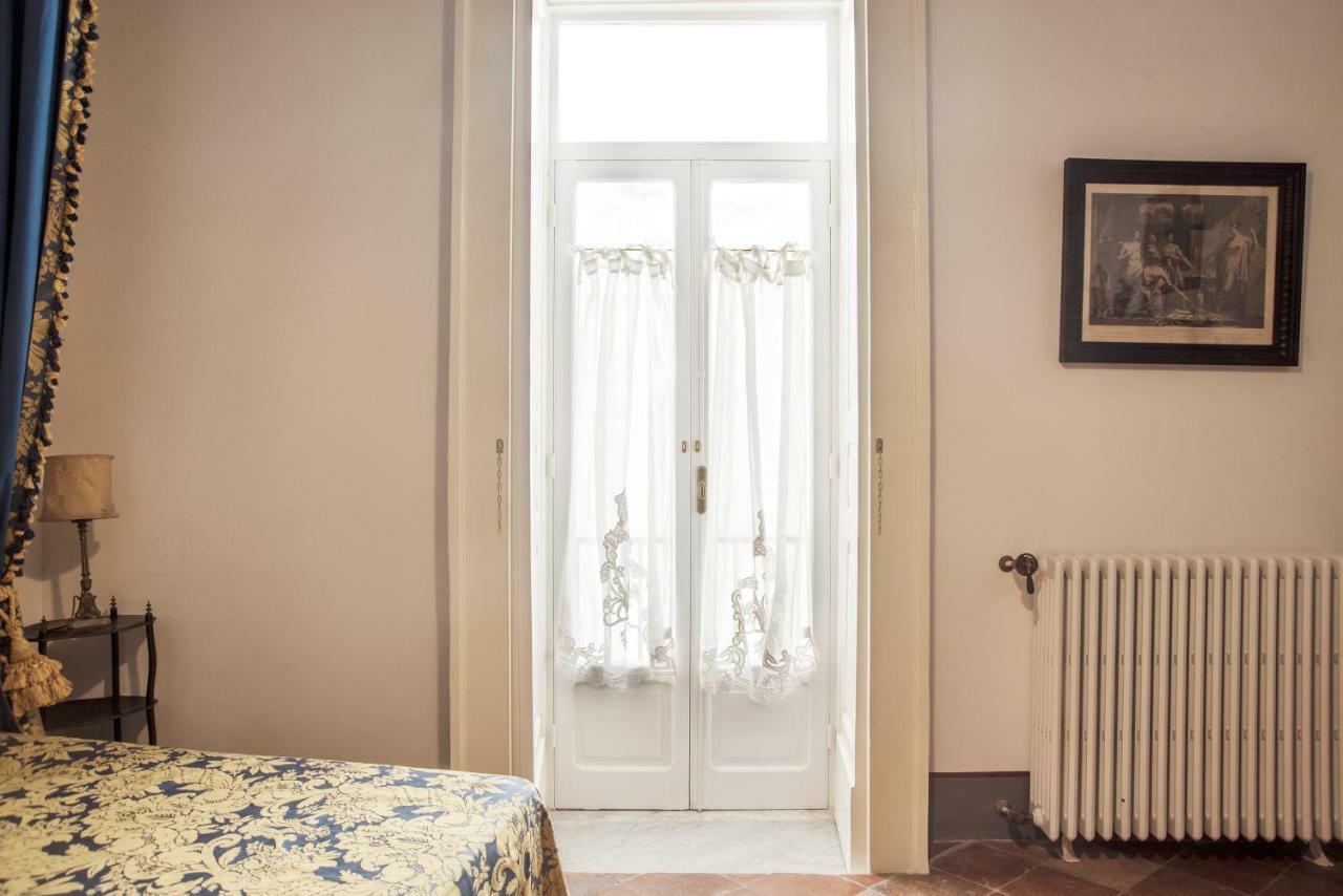 Appartement Il Teatro Di Nerone à Naples Extérieur photo