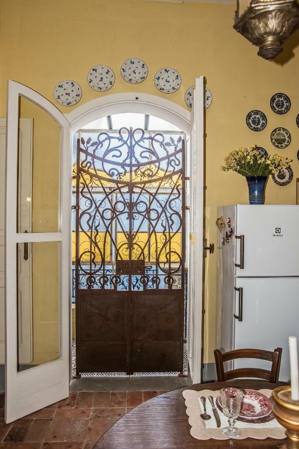 Appartement Il Teatro Di Nerone à Naples Extérieur photo