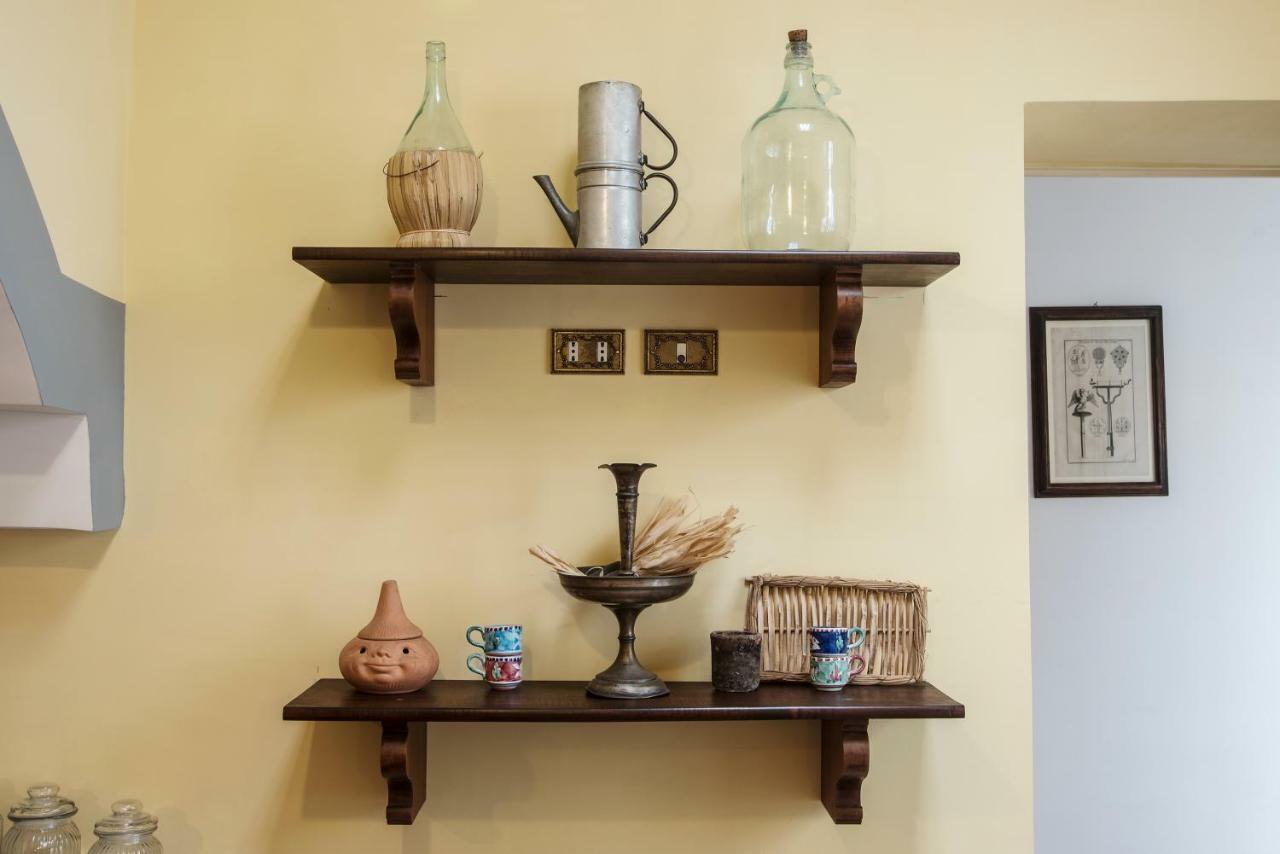 Appartement Il Teatro Di Nerone à Naples Extérieur photo