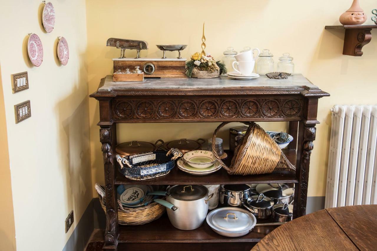 Appartement Il Teatro Di Nerone à Naples Extérieur photo