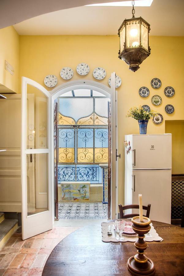 Appartement Il Teatro Di Nerone à Naples Extérieur photo