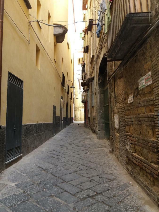 Appartement Il Teatro Di Nerone à Naples Extérieur photo