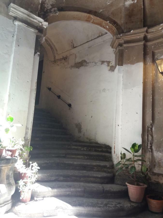 Appartement Il Teatro Di Nerone à Naples Extérieur photo