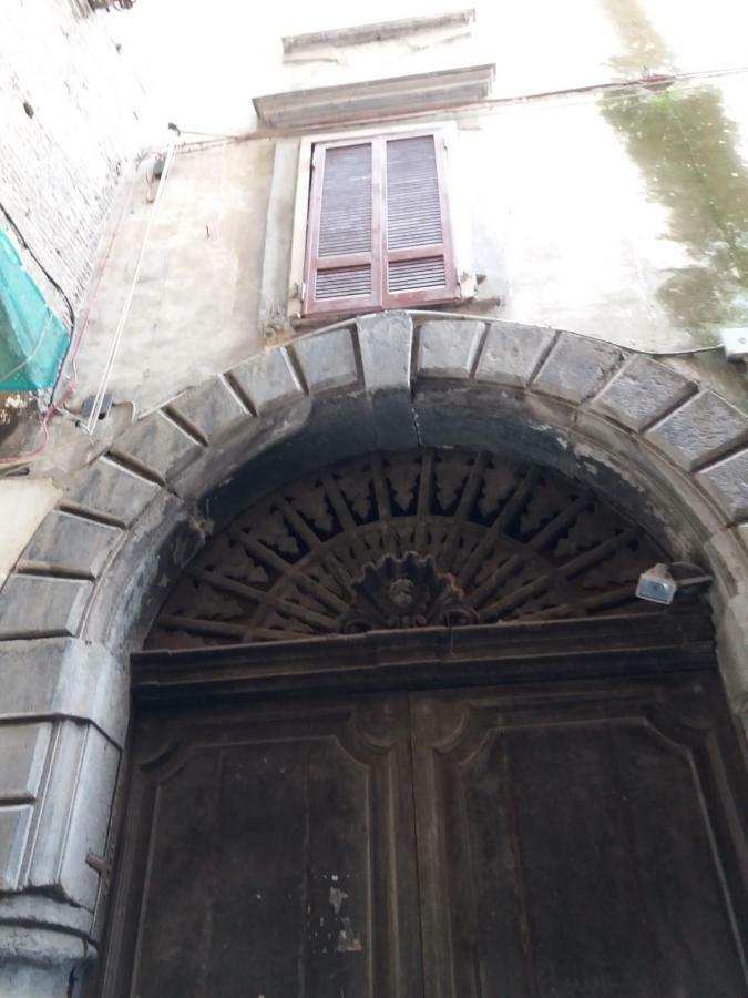Appartement Il Teatro Di Nerone à Naples Extérieur photo